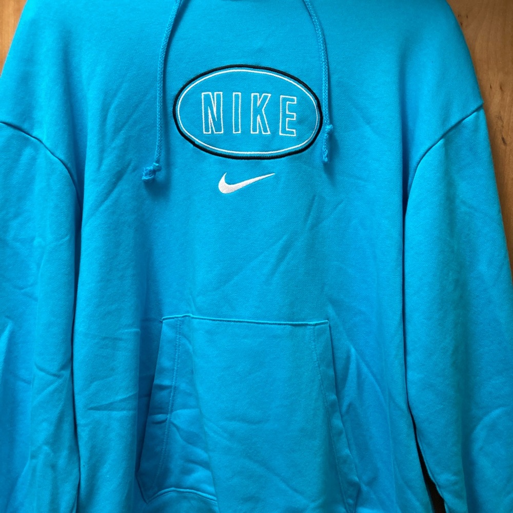 Nike unisex medium Hoodie very beautiful color. Gently used